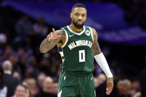 Un enorme Lillard 'regala' la sexta consecutiva a los Bucks