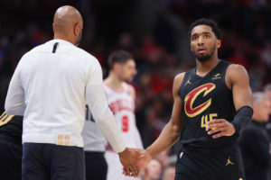 Mitchell vuelve y los Cavs se imponen en NOLA