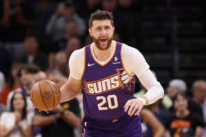 Nuevo récord para los Phoenix Suns: 31 rebotes de Jusuf Nurkic