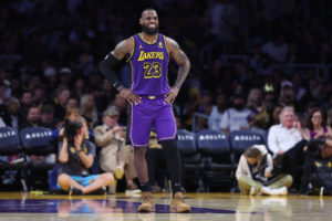 LeBron James no estará ante los Bucks