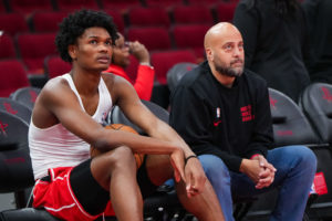 Los Rockets 'blindan' a Rafael Stone