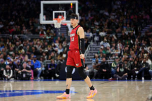 Tyler Herro podría regresar esta noche