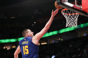 Denver saca el rodillo ante los Cavaliers
