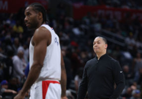 Tyronn Lue actualiza el estado físico de Kawhi Leonard