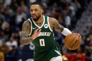 Damian Lillard regresará esta noche ante Toronto