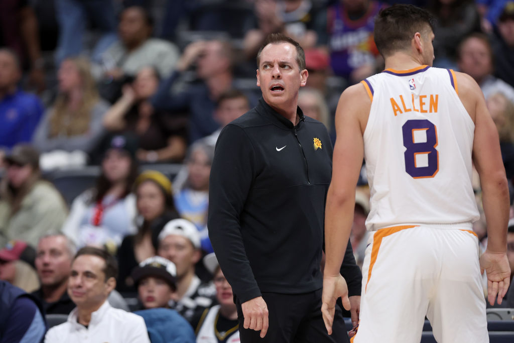 Frank Vogel se plantea cambiar el quinteto de Phoenix para playoffs