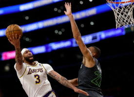 Anthony Davis agrava su lesión en el ojo
