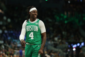 Jrue Holiday firma una extensión de 135 millones con los Celtics