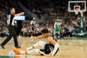 Giannis Antetokounmpo esquiva la lesión de Aquiles
