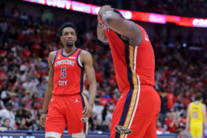 Zion Williamson cae lesionado y hace temblar a los Pelicans
