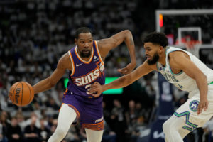 Kevin Durant pide a los aficionados de Phoenix que no pierdan la confianza