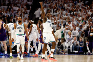 Minnesota deja tiritando al Big Three de Phoenix