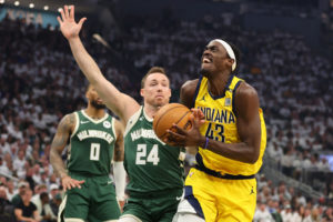 Pascal Siakam equilibra la serie ante los Bucks