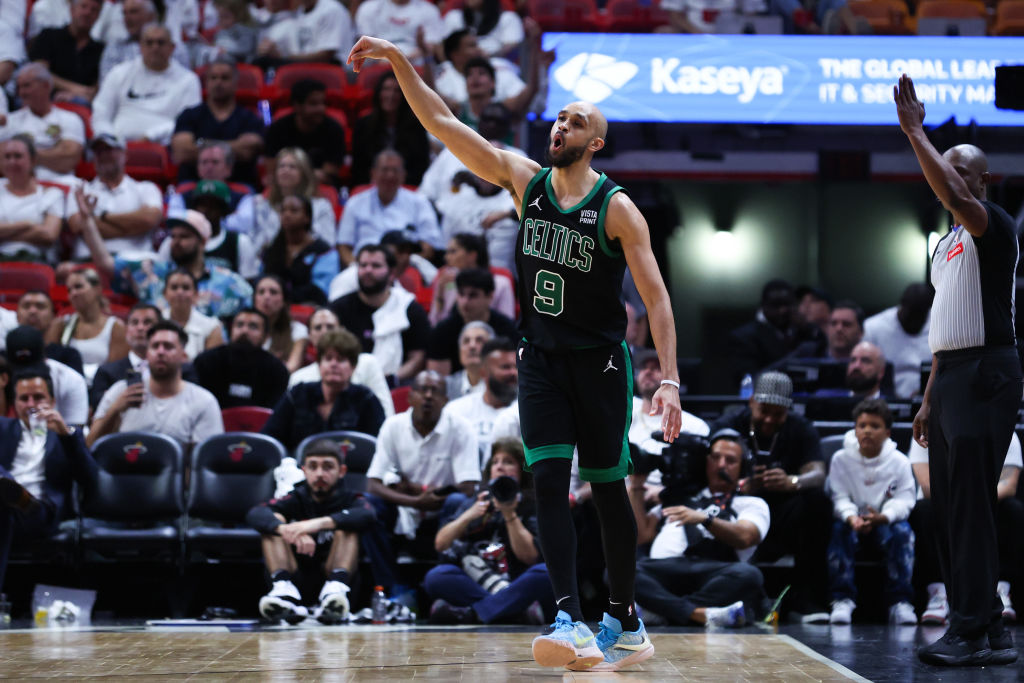 Derrick White muestra el camino a Boston