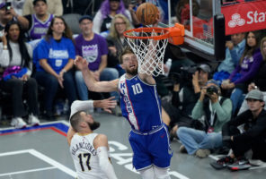 Sabonis y Valanciunas se comprometen con Lituania