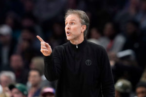 Brian Keefe toma ventaja para permanecer en Washington
