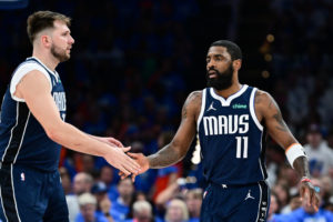 Irving y Doncic colocan a los Mavs por delante (2-1)