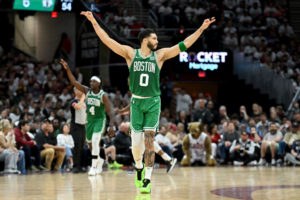 Boston no perdona en ausencia de Donovan Mitchell
