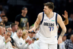 Dallas se mete en las Finales por la puerta grande