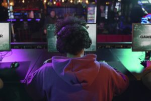 Canastas y casinos: la nueva ola de aficionados del baloncesto en el juego online