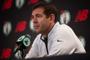 Brad Stevens huye de las expectativas
