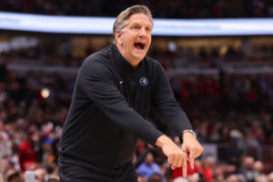 Chris Finch extiende su contrato con Minnesota