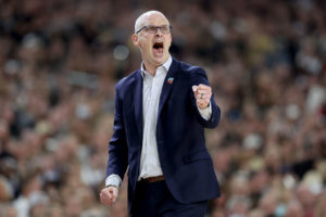 Dan Hurley asegura que no usó a los Lakers para negociar con UConn