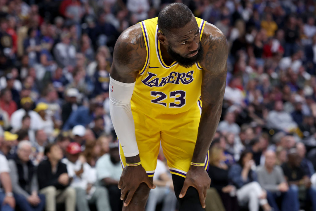 LeBron James sigue sin dar pistas y Lakers contraataca