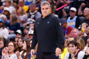 Micah Nori, asistente de los Wolves, se entrevistará con Cleveland