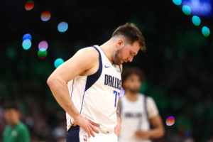 Doncic admite que su expulsión en el Game 3 "no fue lo más inteligente"