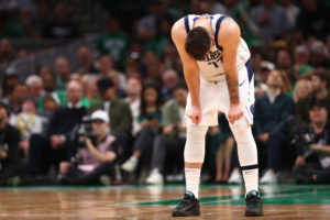 Luka Doncic jugó el Game 2 con una inyección analgésica