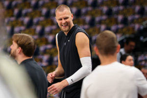 Porzingis repetirá rol en el quinto partido