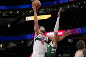 Washington renueva a Anthony Gill