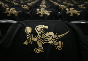 Los Raptors probarán a Jamison Battle