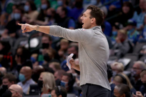 Luke Walton se une al staff de J.B. Bickerstaff