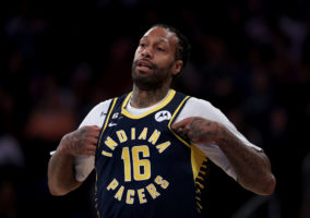 El contrato de James Johnson estará parcialmente garantizado