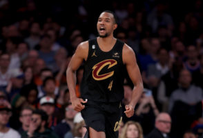 Cleveland firma una extensión de 223 millones a Evan Mobley