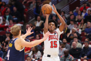 Chicago da una oportunidad a Julian Phillips