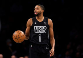 Sean Marks exculpa a Mikal Bridges