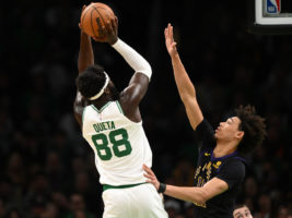Boston acuerda un contrato multianual con Neemias Queta