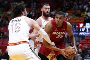 Orlando Robinson firma con Sacramento