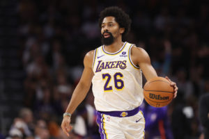 Dallas busca un base entre los agentes libres