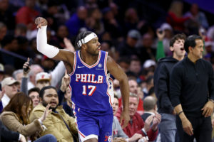 Los Warriors cierran a Buddy Hield vía sign-and-trade