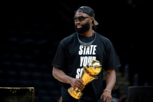 Jaylen Brown le declara la guerra a Nike