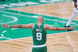 Derrick White se queda en Boston por 4 años y 125 millones