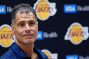 Rob Pelinka abre la puerta a un gran traspaso de Lakers