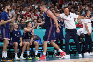 Jokic roza el triple doble para acariciar los cuartos de final