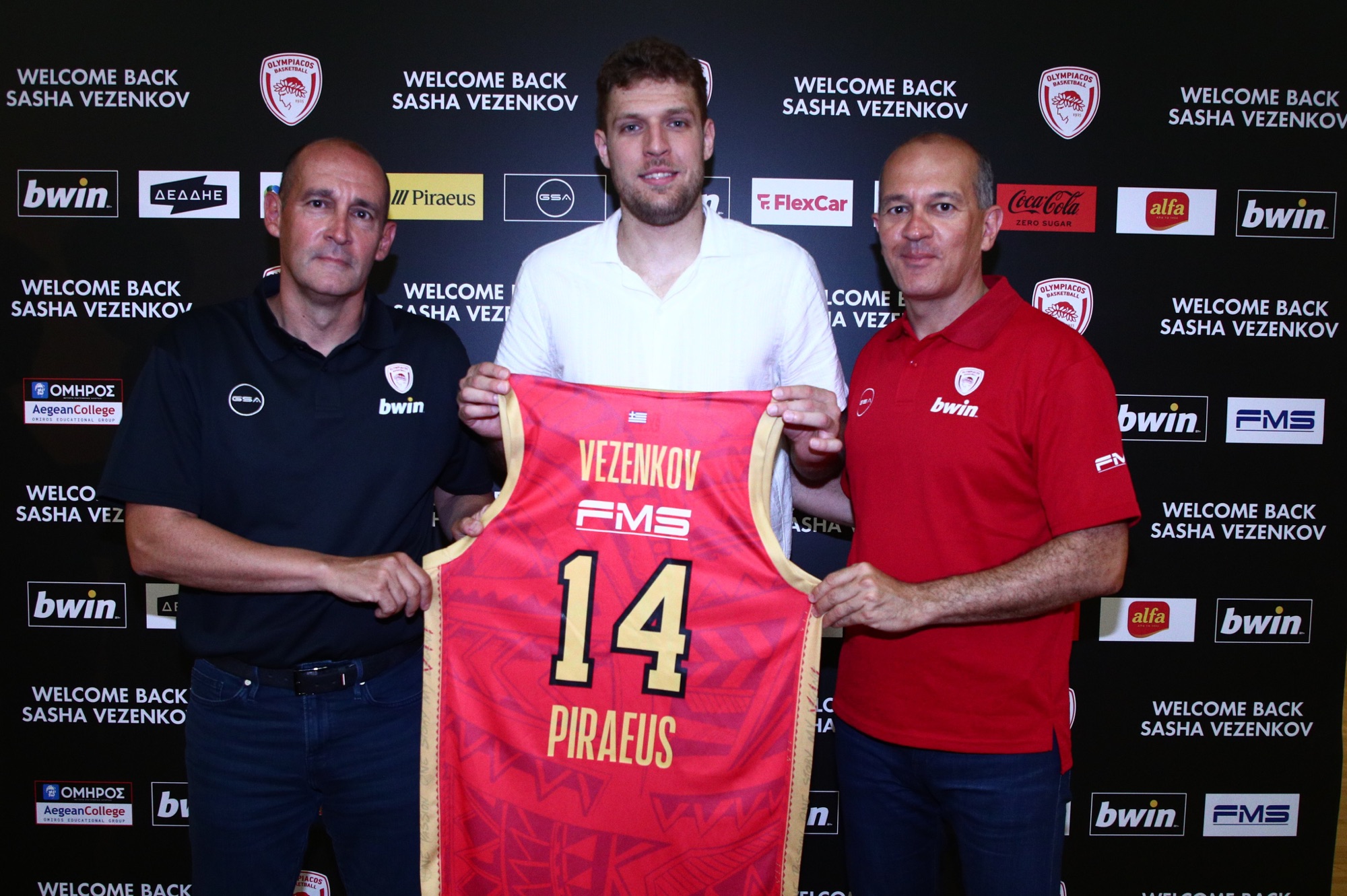 Sasha Vezenkov regresa a Olympiacos por 18 millones