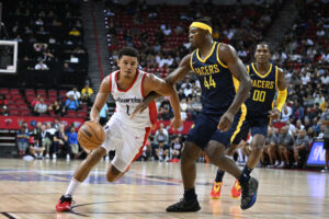 Utah cambia a Taevion Kinsey por Oscar Tshiebwe