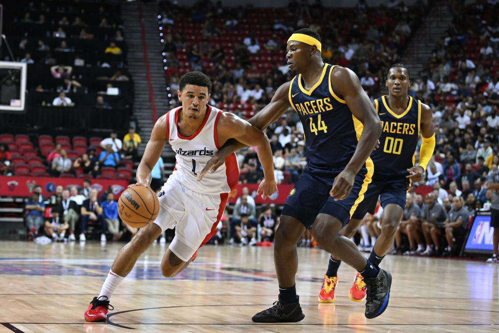 Utah cambia a Taevion Kinsey por Oscar Tshiebwe
